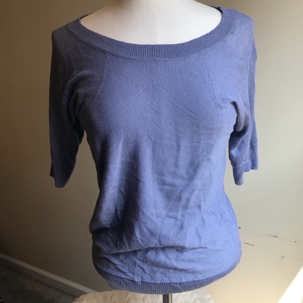 Ladies Mossimo thin knit top!